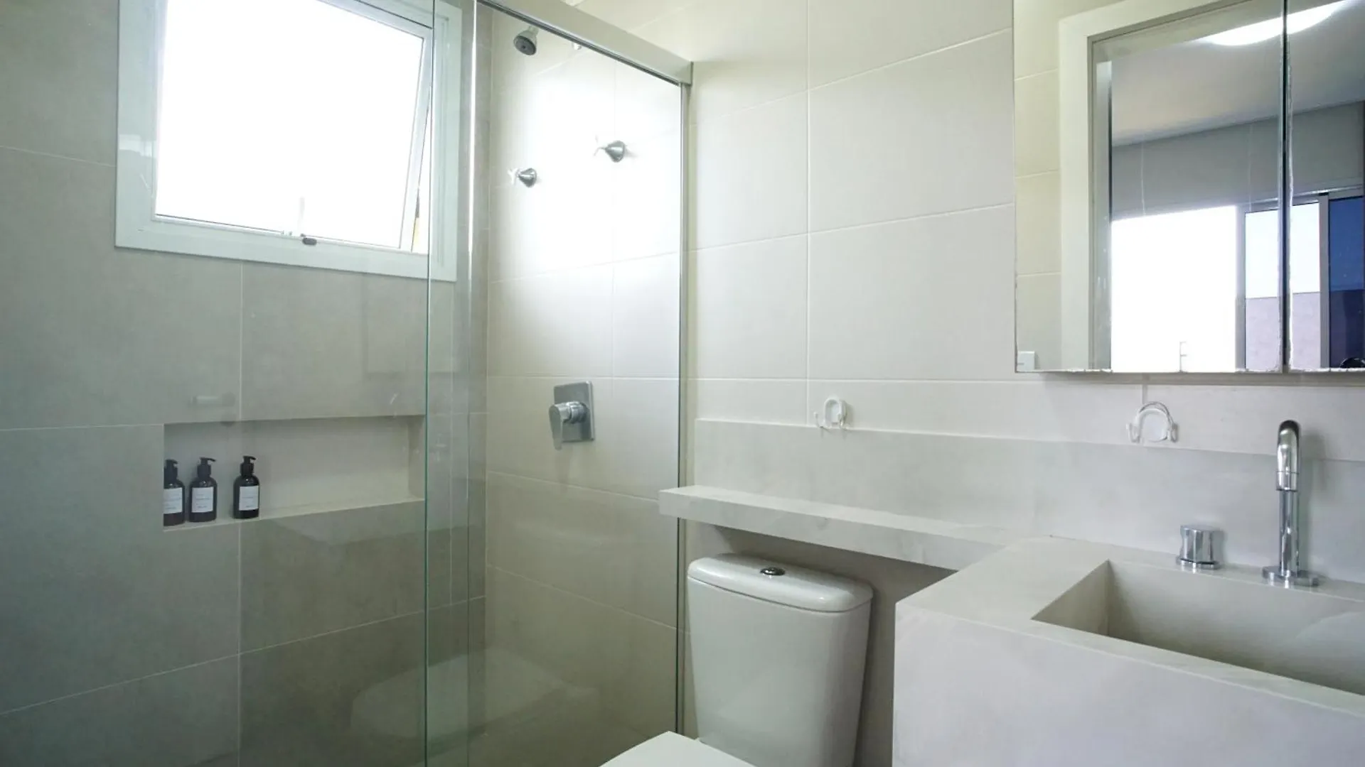 招待所 Cobertura Ensolarada Na Lagoa Da Conceicao - 2 Suites 85M Florianópolis 巴西
